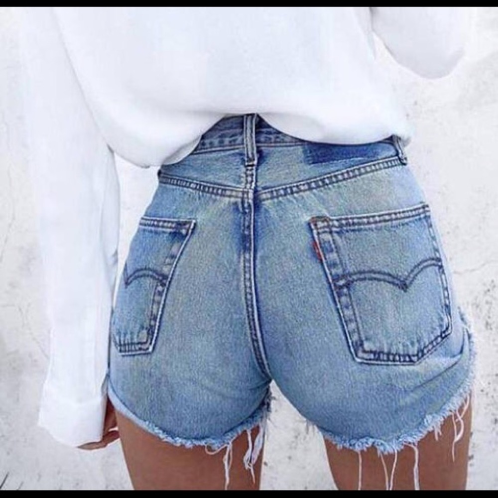 Levi high waisted shorts